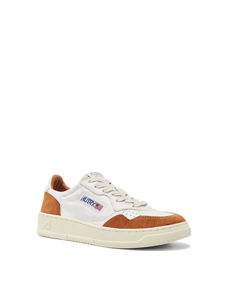 Autry Womens Medalist Low Trainers White Goatskin / Caramel Suede