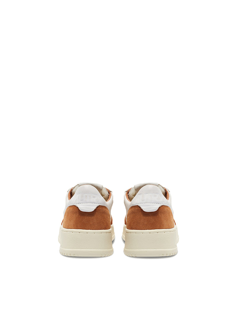 Autry Womens Medalist Low Trainers White Goatskin / Caramel Suede