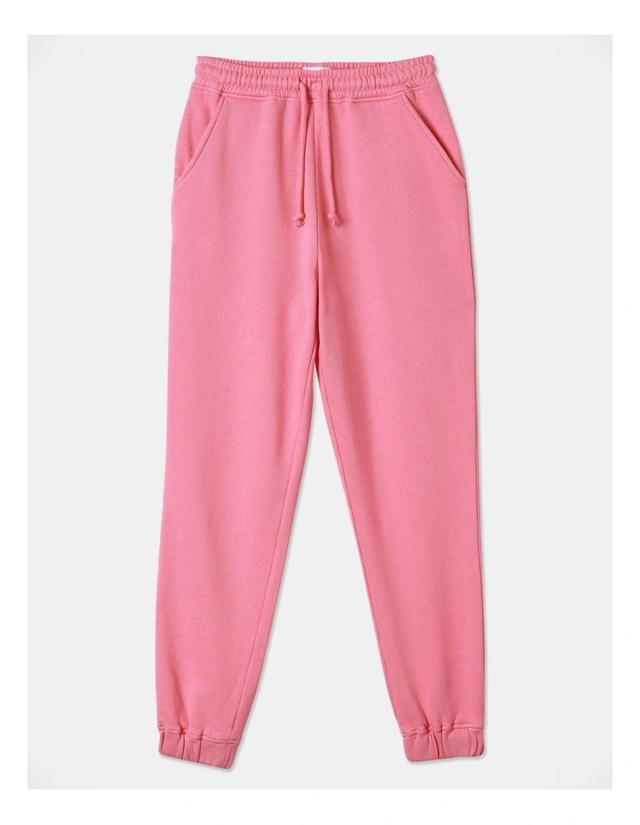 Essentials Trackpant in Pink