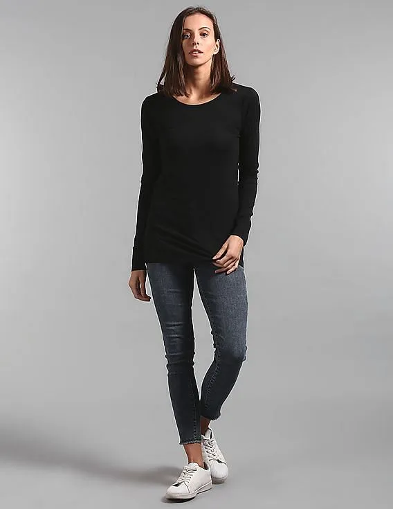 GAP Women Black Featherweight Crew Neck Tee