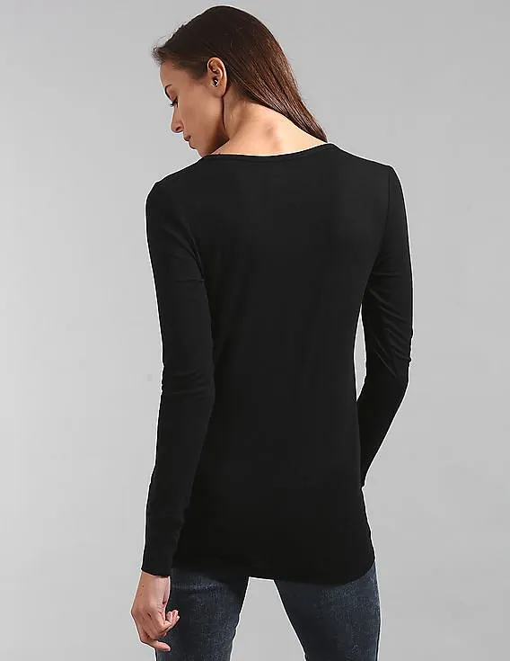 GAP Women Black Featherweight Crew Neck Tee