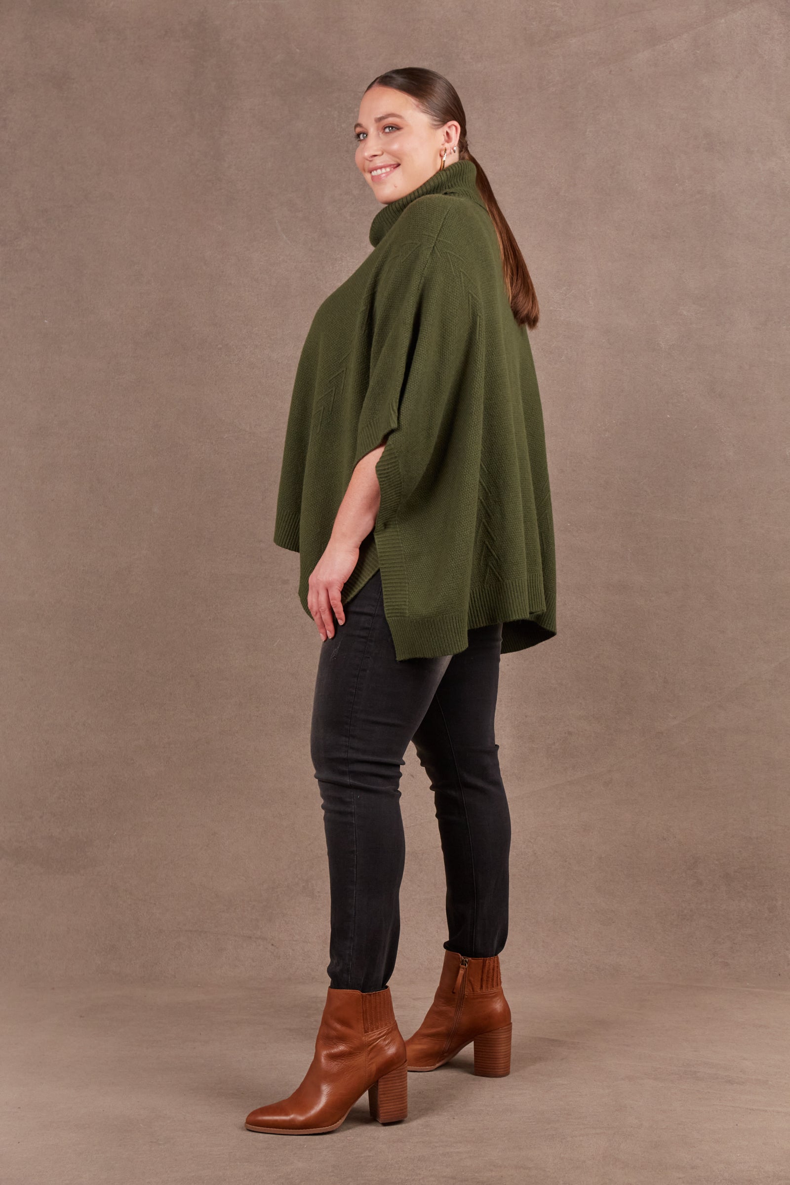 Nawi Poncho - Olive