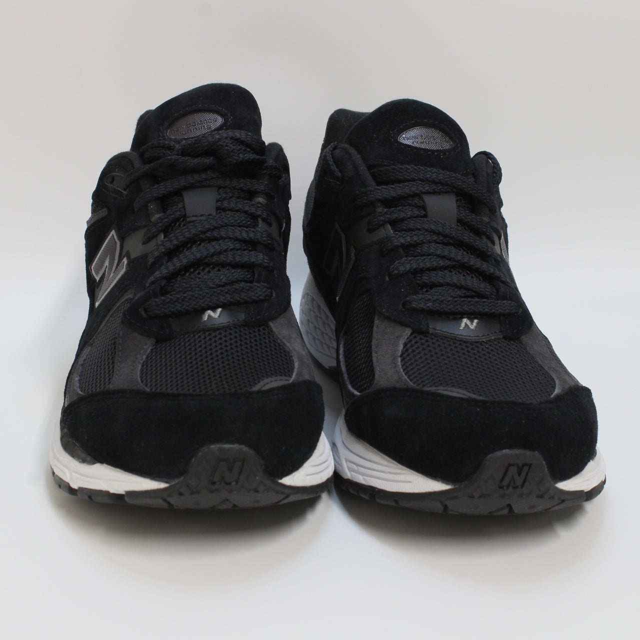 New Balance 2002 Black White Trainers