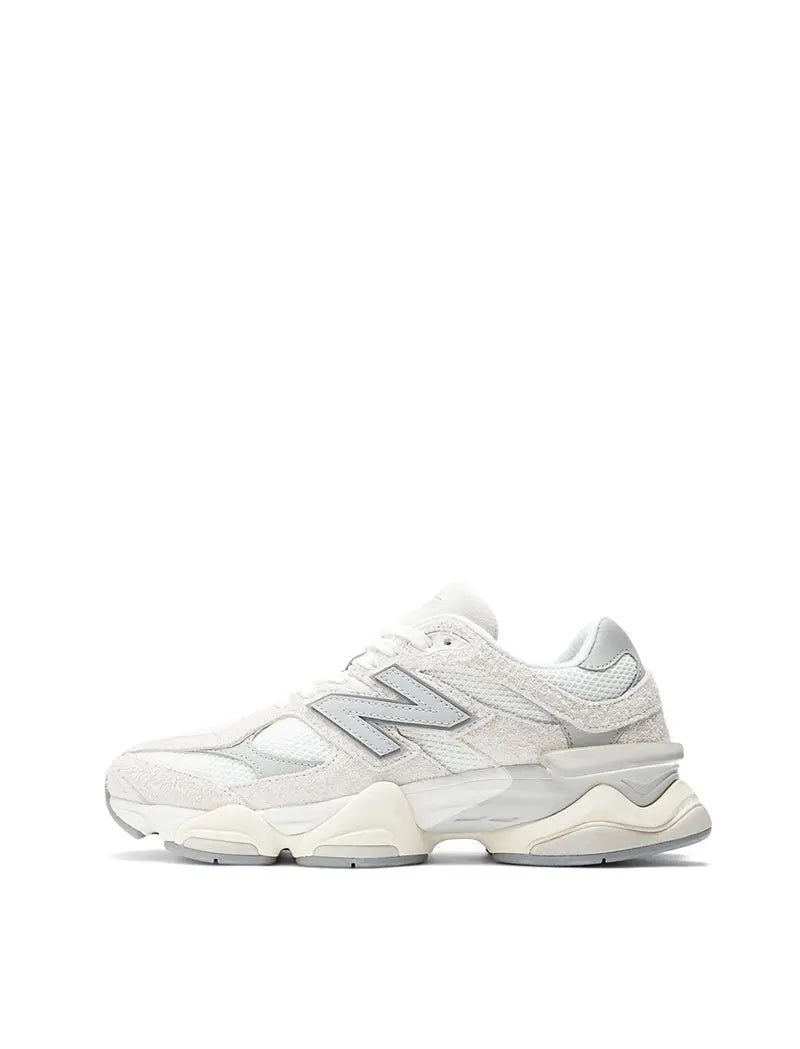 New Balance 9060 Trainers Sea Salt / Rain Cloud