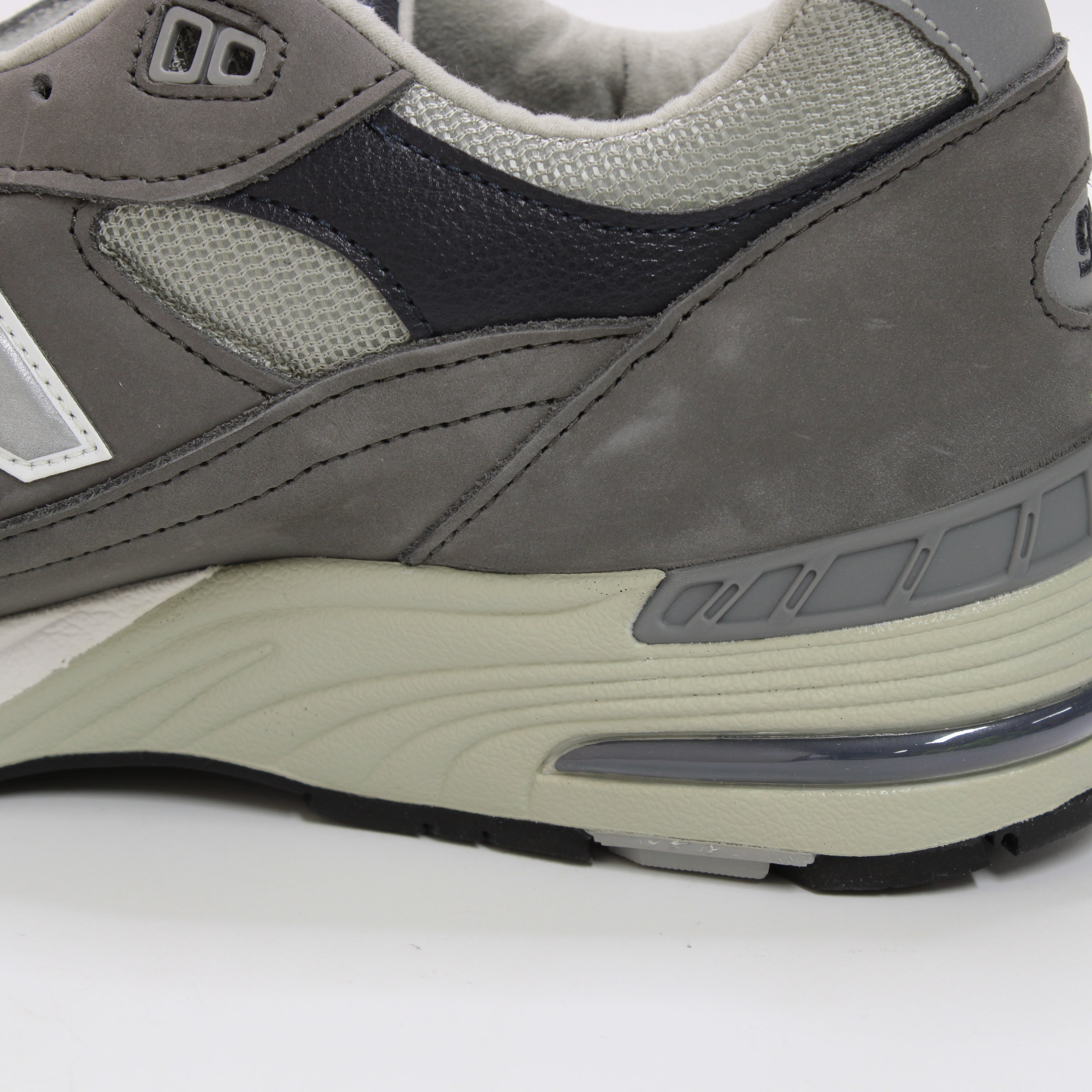 New Balance 991 Trainers Grey Navy