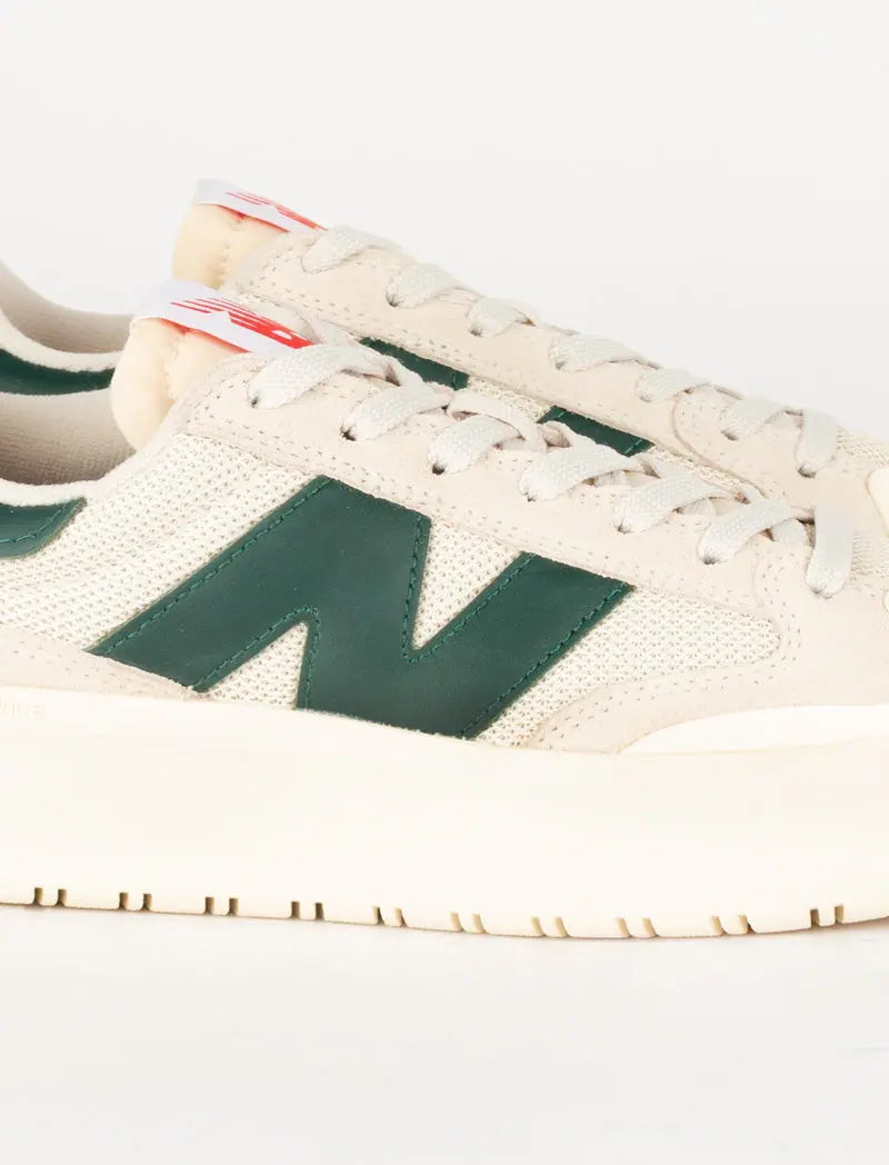 New Balance Womens CT302 Trainers White / Nightwatch Green