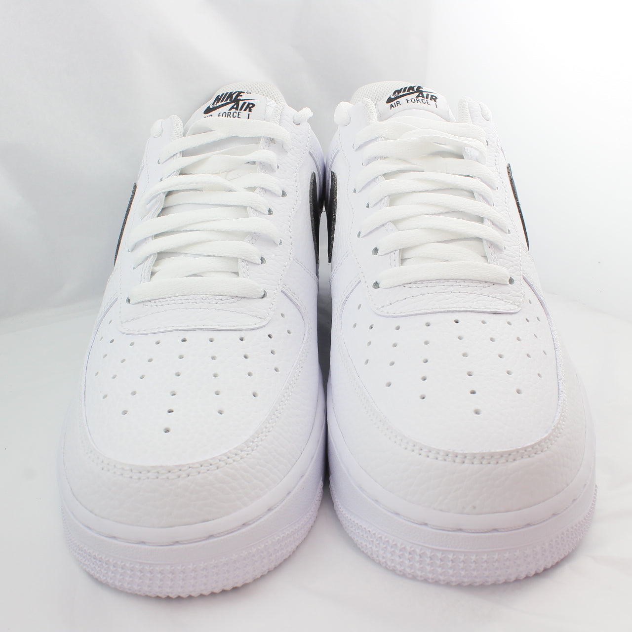 Nike Air Force 1 07 White Black Trainers